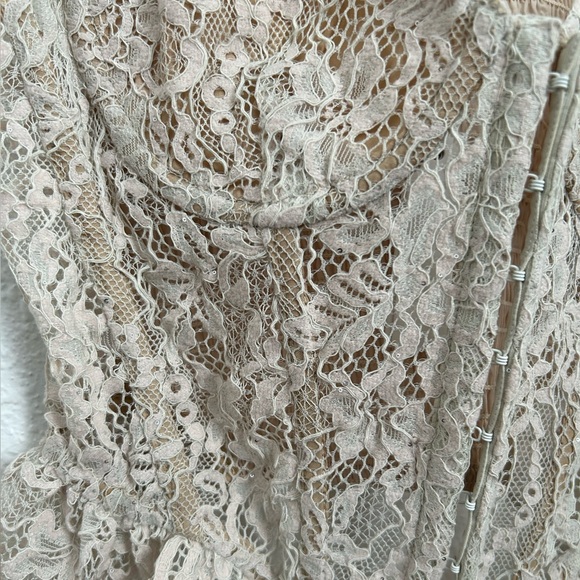 Rumored Cabernet Top in Cream - Picture 5 of 7